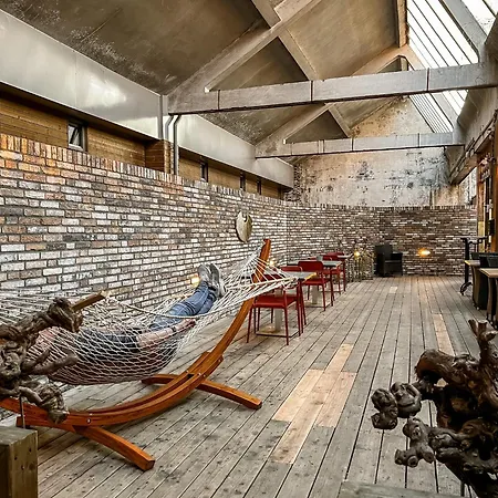Weaving Mill And Shared Kitchen *