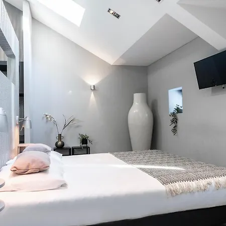 W Kitchen Acces,den Bosch- Oss, Near Train Daire *