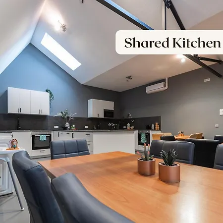 W Kitchen Acces,den Bosch- Oss, Near Train 奥斯