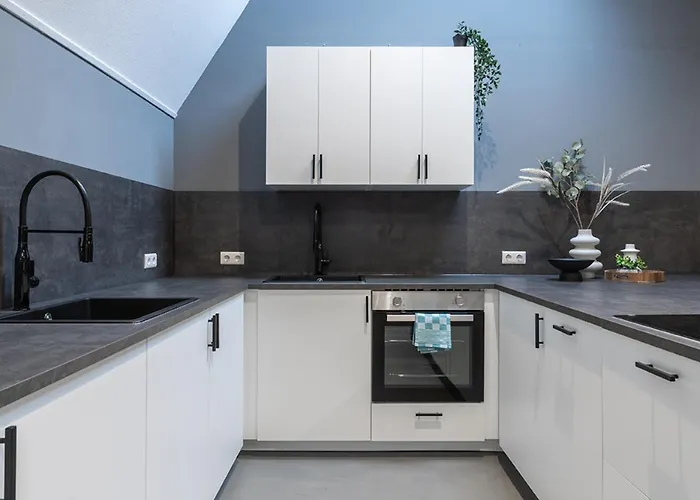 W Kitchen Acces,den Bosch- Oss, Near Train Διαμέρισμα *