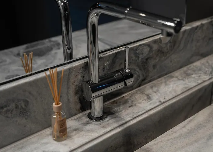 W Kitchen Acces,den Bosch- Oss, Near Train אוס