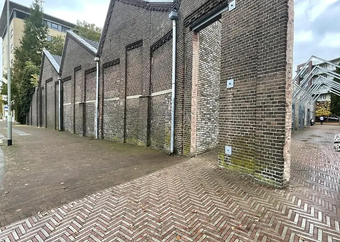 W Kitchen Acces,den Bosch- Oss, Near Train * אוס